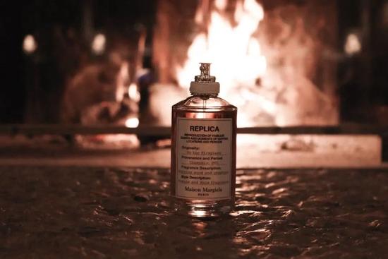 Maison Margiela 的 By the Fireplace 香水