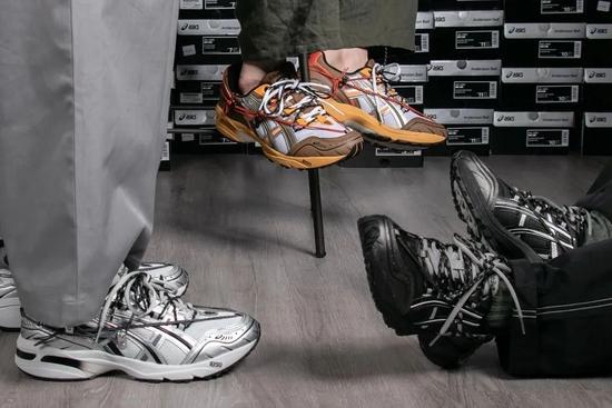 Andersson Bell x ASICS GEL-1090(2021)