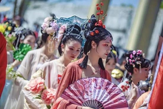 首届兴汉胜境汉服文化节