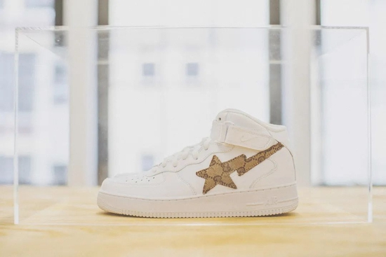 2015 年 Heron Preston 用 Air Force 1 定制的 Gucci 版 BAPE STA