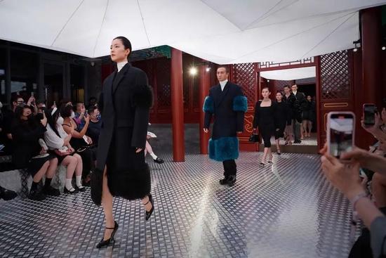 Prada 在北京举办的 2022 秋冬系列时装秀