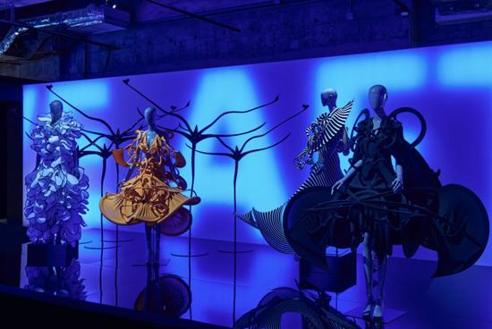 “The Love of Couture: Artisanship in Fashion Beyond Time”展览