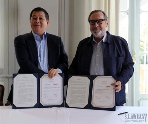 红酒世界苗健董事长(左)与米歇尔·罗兰(右)