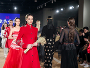 “云尚哈尼”云南元阳民族文化时尚秀闪耀中国国际时装周