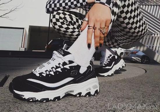 得益于Skechers多年奉行的舒适至上理念,品牌现已发展成为仅次于Nike的美国第二大鞋类品牌