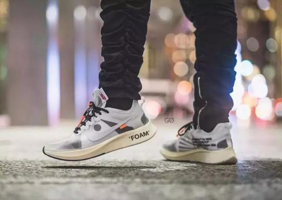 Nike Zoom Fly,“THE TEN”也不忘眷顾透明材质