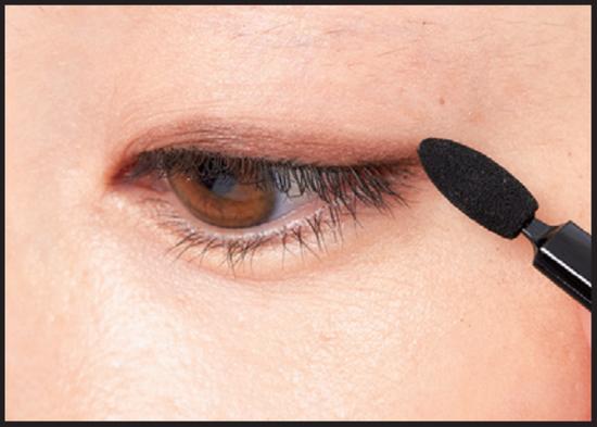 皮肤松弛主要源于缺乏线条感 修复轮廓的化妆术！