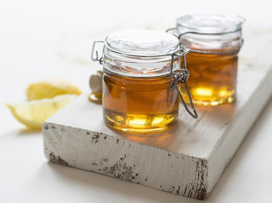 试试牛奶+蜂蜜的组合? 图片源自pexels