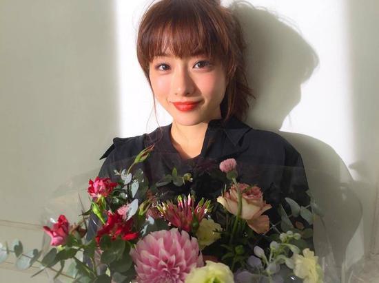 图源微博@石原里美闲聊会