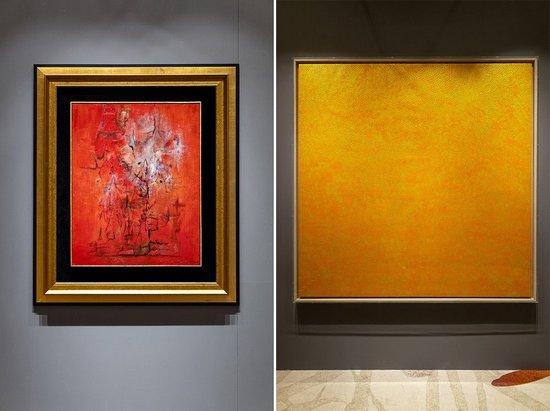 香港苏富比2023年秋季拍卖中国内地巡展北京站现场 – 其他现当代艺术作品 左:赵无极《盛夏森林 - 05.07.54》 右:草间弥生《无限网(QOZXS)》