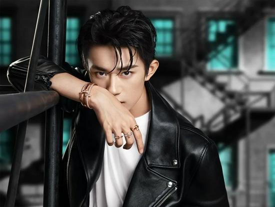 Tiffany 在今年宣布易烊千玺担任其全球品牌代言人,以进一步深入布局中国市场