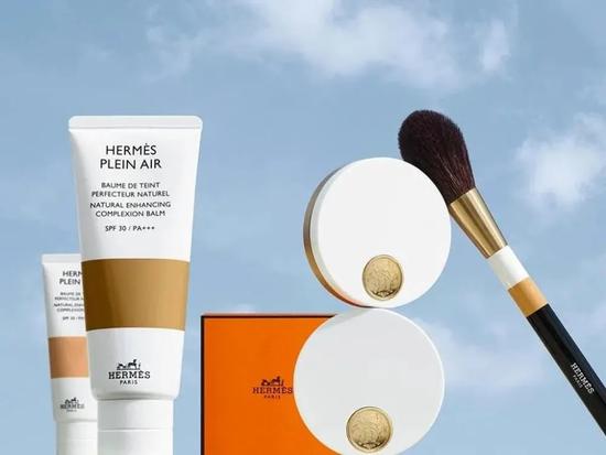 Hermes 推出首个底妆系列
