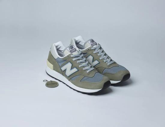 New Balance M1300JP3 目前二级市场价格3500+ 女鞋YC1300JP3价格2500+ 发售时间:2020年4月