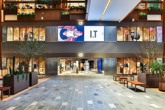 重装开业的I.T 上海新天地店铺