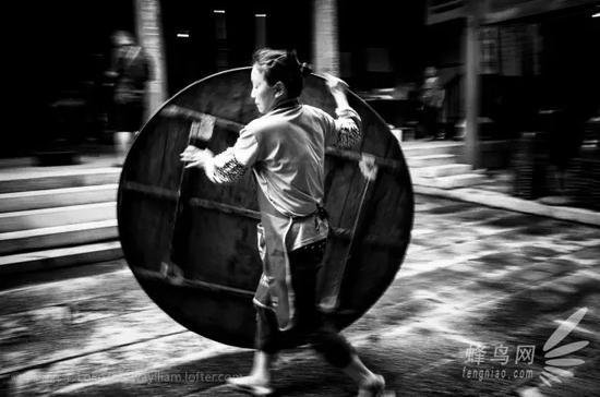 拍摄:巍廉胖子·LoFoTo 器材:Ricoh GR