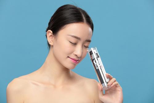 瓷妆臻颜双效精华粉底乳液
