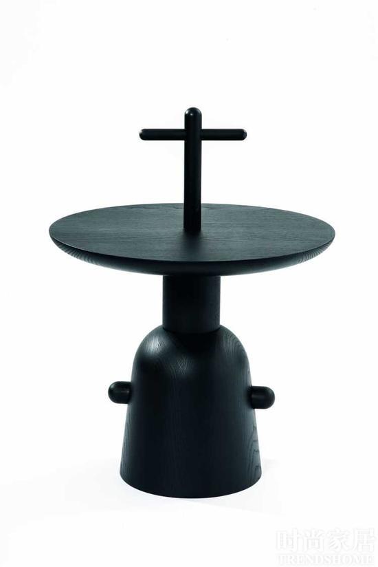 以柯布西耶的画和雕刻为灵感的作品。Cassina