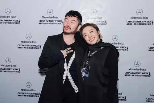 世界行为艺术家胡社光、中国创意化妆造型艺术家岳晓琳