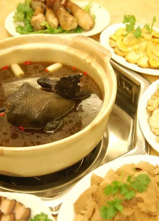 太婆天府山珍酒楼