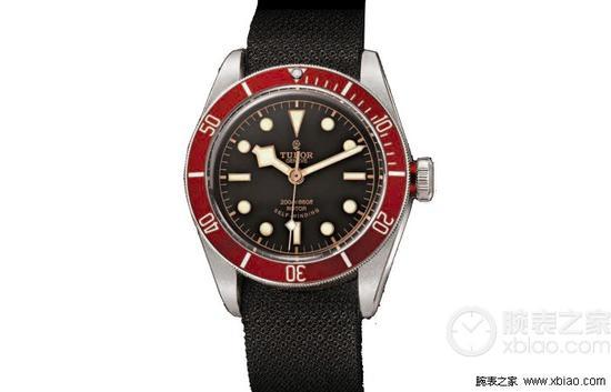 帝舵HERITAGE BLACK BAY系列79220R 织纹表带腕表