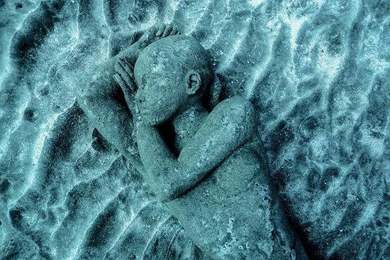 占据2500立方米的“无生物沙地海床”,通过创造一片“大型人造礁石让人类艺术与大自然对话”。