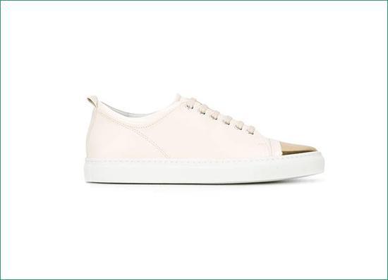 Tennis 香槟金款 约 5070 元 Farfetch 可买