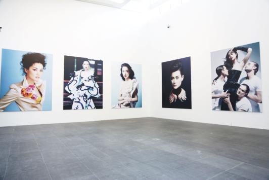 冯海摄影作品展暨《冯海的工作1998-2016》新书首发式活动