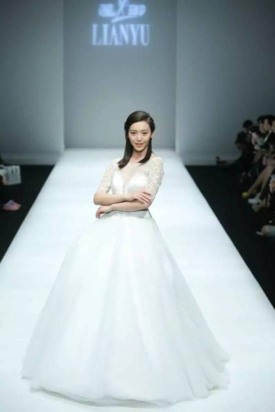 压轴艺人:中国内地女演员尤靖茹