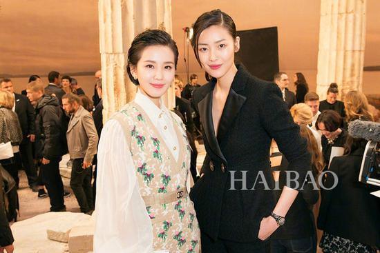 刘雯刘诗诗 Chanel 2017/18早春秀场合影