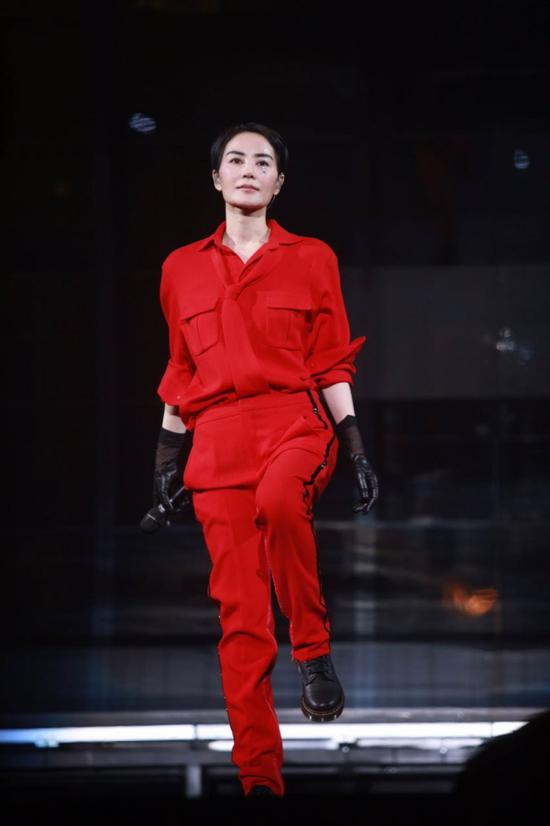 谁是舞台时尚的扛把子?看场演唱会就知道了