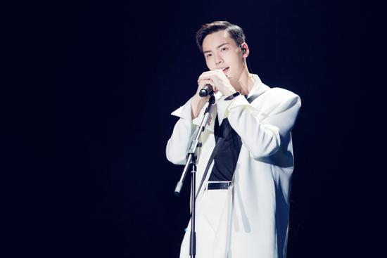 谁是舞台时尚的扛把子?看场演唱会就知道了