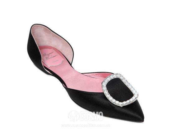 平底鞋来自Roger Vivier