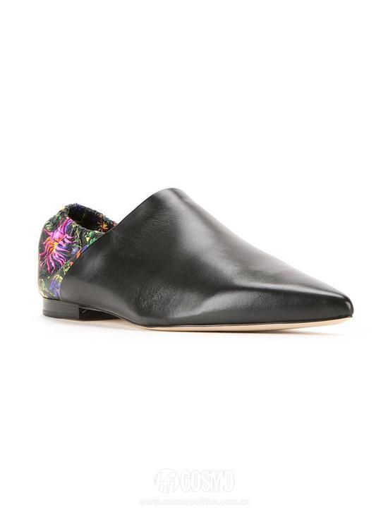 鞋履来自3.1 PHILLIP LIM