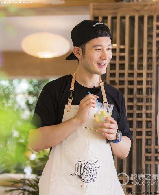 黄晓明戴天梭海星潜水1000系列腕表