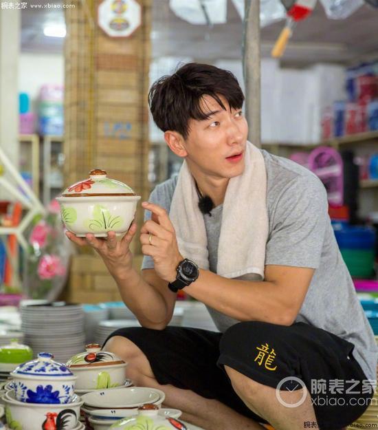 张亮戴Garmin运动手表
