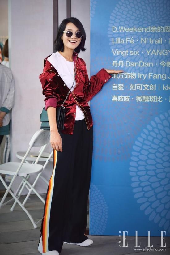 买了“一条杠”运动裤不会搭?给你10种搭配方法