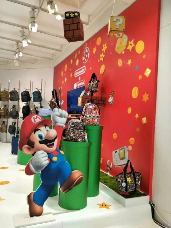 LeSportsac Pop-Up Store