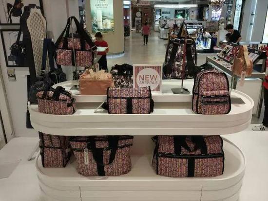 LeSportsac Pop-Up Store