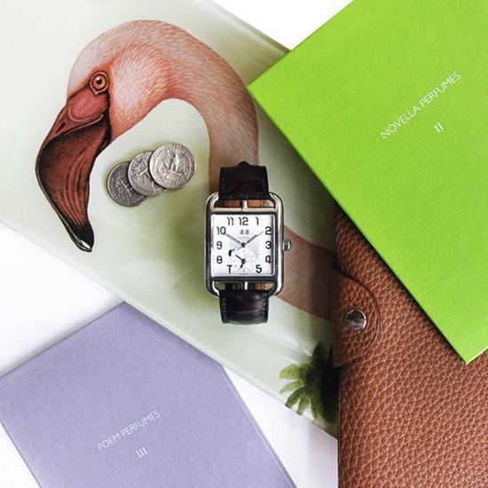 爱马仕Hermès Cape Cod GMT 双时区腕表,图片来源Hermès 。