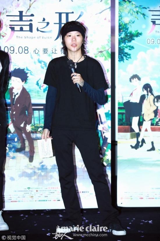 窦靖童上演 “叛逆”少女 没想到她的衣品更新潮