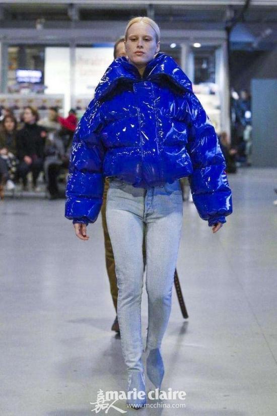 不合身的棉服被唐嫣穿起来 不仅时髦还显腿细