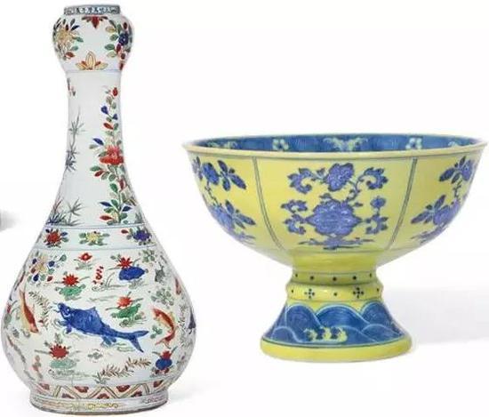 左:明万历 五彩鱼藻纹大蒜头瓶 估价20-30万美金 ©Christie‘s New York