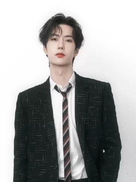 cr:微博@UNIQ-王一博