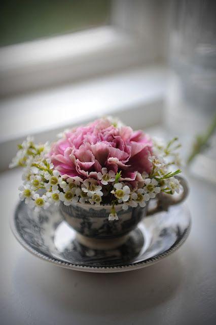 茶杯插花图片来源自gypsypurplehome.tumblr.com