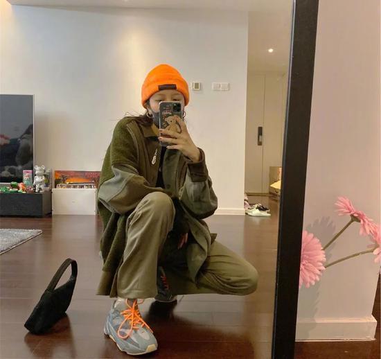 YEEZY Boost 700 Teal Blue