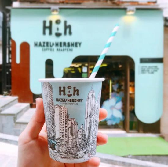 逛完潮品店,向咖啡进发。