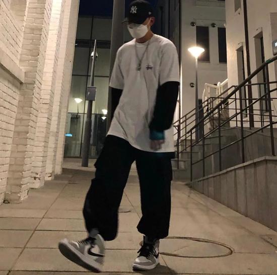 黑白叠穿