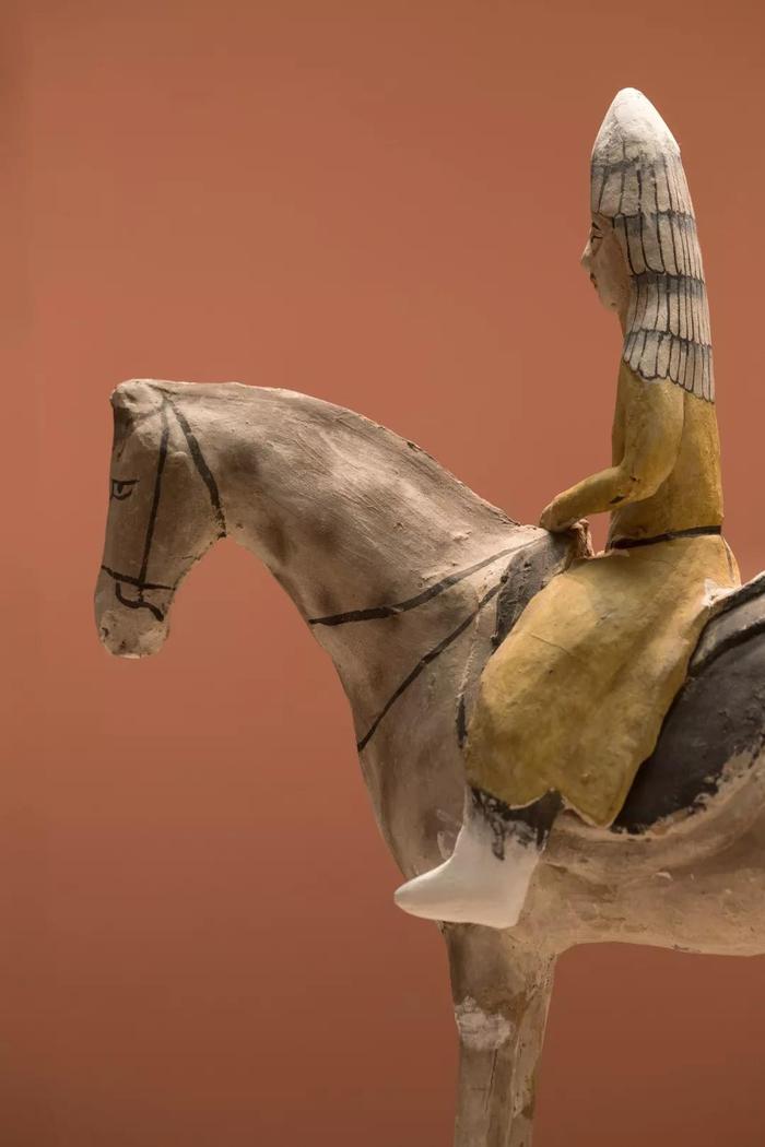 彩绘骑马武士俑,唐代 1964年吐鲁番阿斯塔那29号墓出土 新疆维吾尔自治区博物馆藏 (摄影/范立)