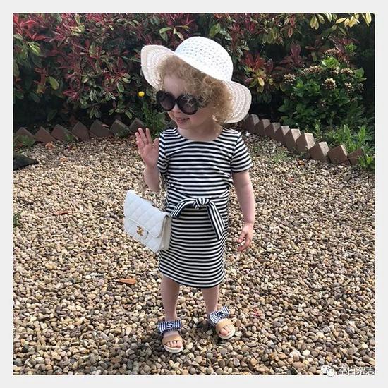 INS:@along_came_hollie