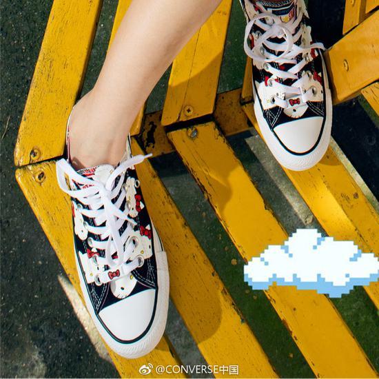 converse X Hello Kitty